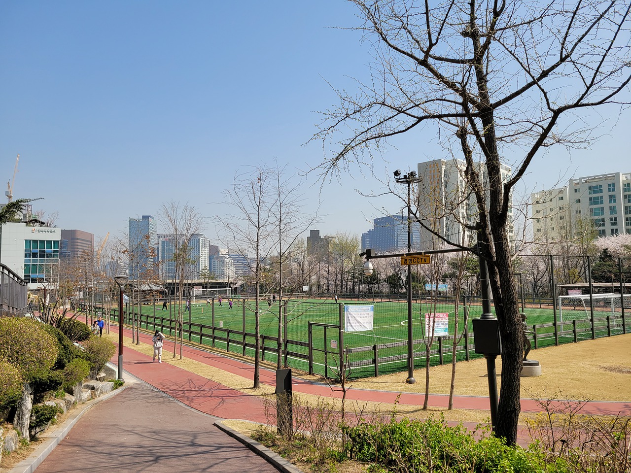 及工作人员 及工作人员